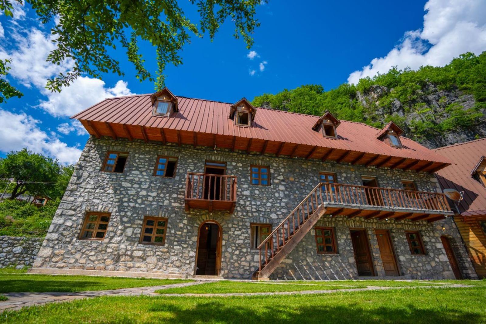 Hotel Bujtina Berishta Theth Exterior foto